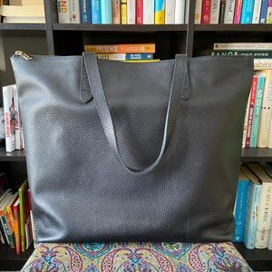 Cuyana Zipper Tote in Black - Good Used Condition